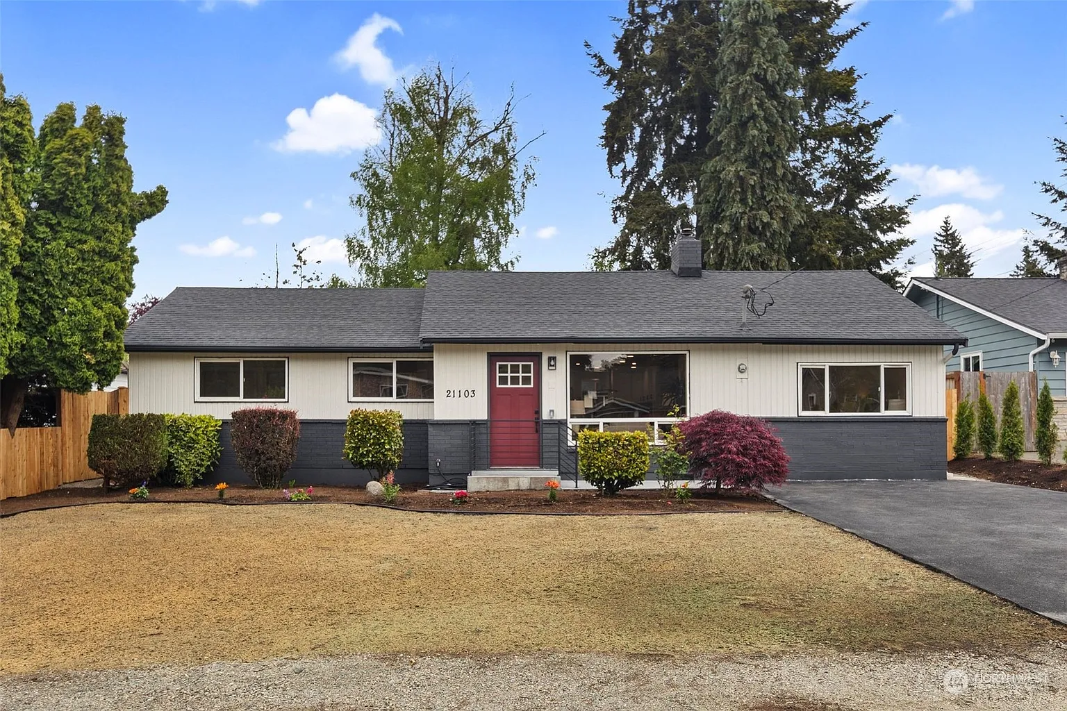 21103 49 Avenue W photo 1