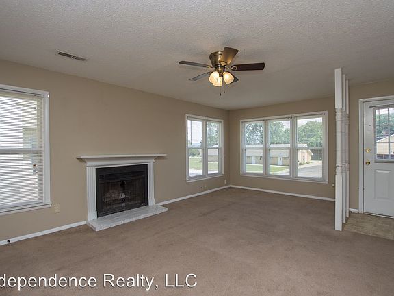 3rd image of 3204 Village Dr SW APT D