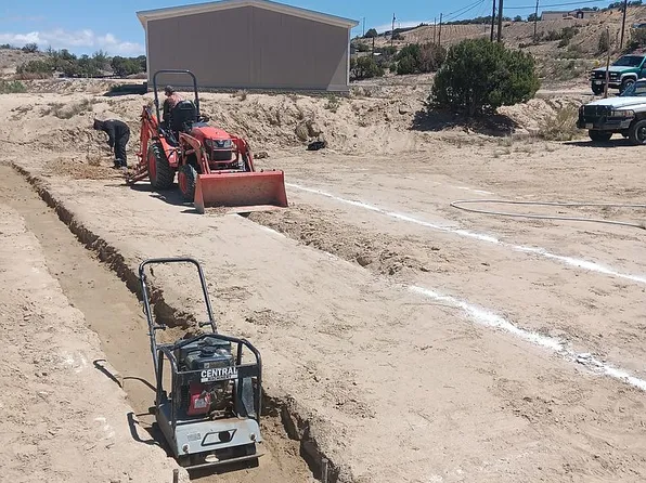 933 Hope Ave, Farmington, NM 87401