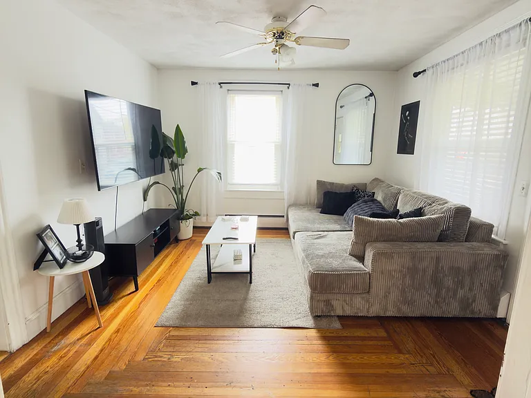 911 York Ave #1 — Photo 6