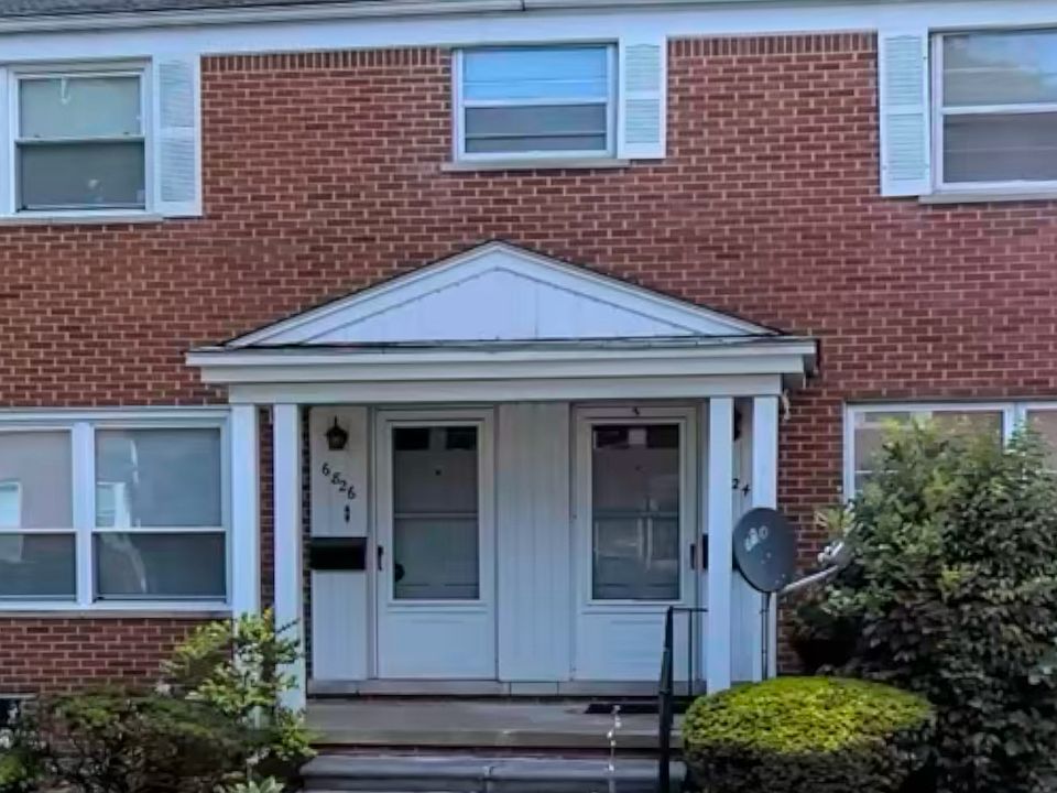 1st image of 6824 Country Ln