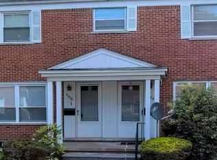 6824 Country Ln, Dearborn Heights, MI 48127