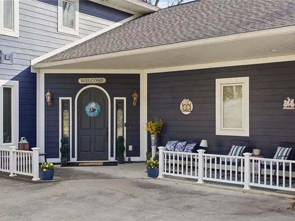 320 Holly Ln, Walhalla, SC 29691