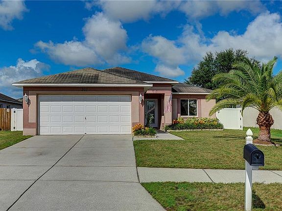 2nd image of 303 Mary Beth Pl