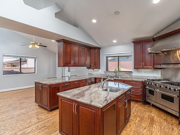 5th image of 2736 W Belmont Ave
