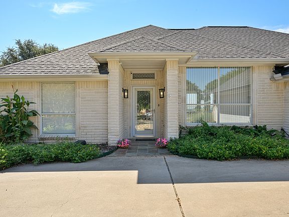 2nd image of 1203 Horizon Ct