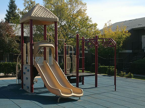 3rd image of 4058 Taylor St #25