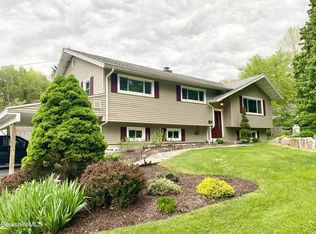 4 Devonshire Dr, Cheshire, MA 01225