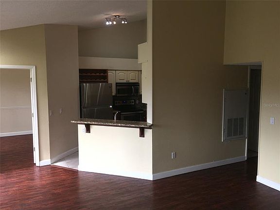 4th image of 4854 Normandy Pl #201