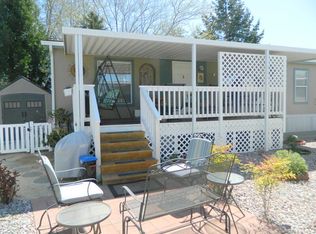 210 Kingsbury Dr, Grants Pass, OR 97526