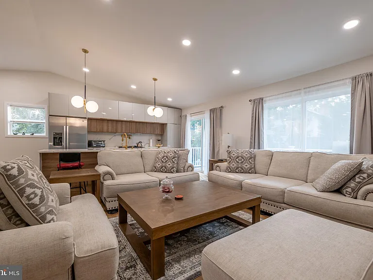8321 Raymond Ln — Photo 4