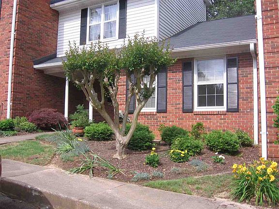 2nd image of 43 Somersett Dr