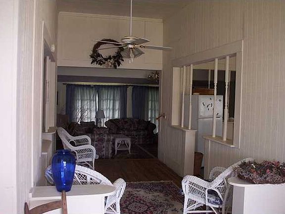 3rd image of 2911 W Stagg Ave