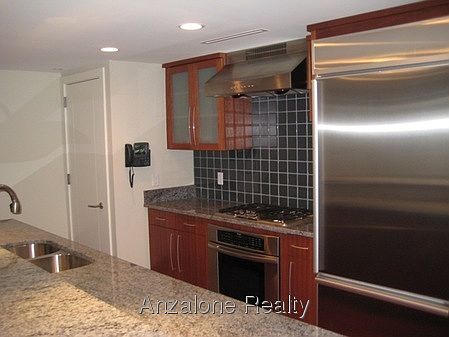 1st image of 2 1/2 Battery Wharf #2305