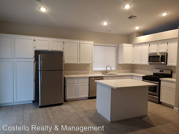 3rd image of 2417 Sunset Hills Ct