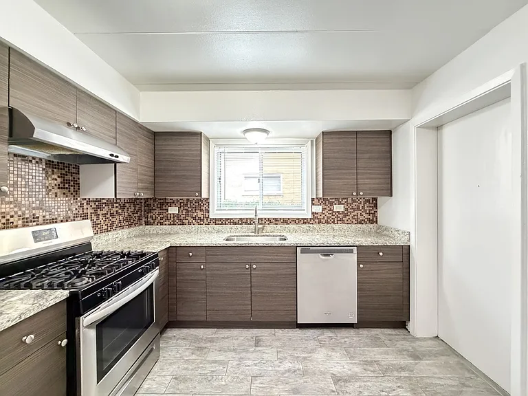 1302 Carol St #A2 — Photo 3