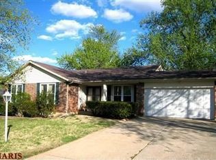 704 Magnolia Ln, Saint Peters, MO 63376