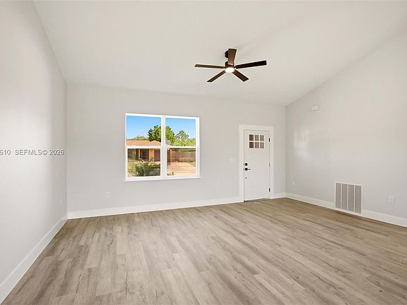 3rd image of 3108 Buttercup Ln