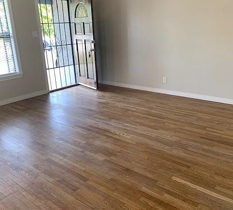 5th image of 7433 Penfield Ave