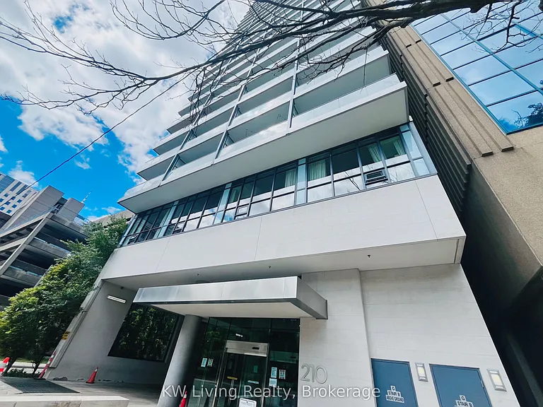 210 Simcoe St #912 — Photo 21