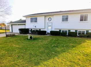 384 East Rd, Dimondale, MI 48821