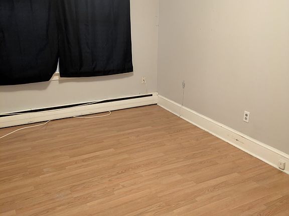 5th image of 167 Greenwood St Floor 1