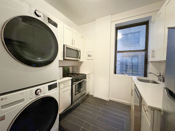 5th image of 251 Central Park W APT 6F