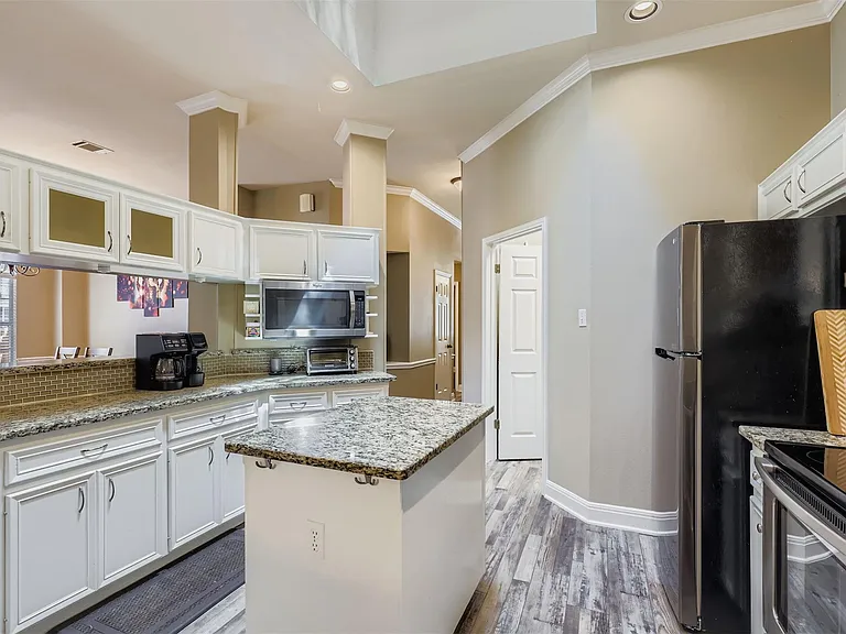 1809 Edelweiss Dr — Photo 10