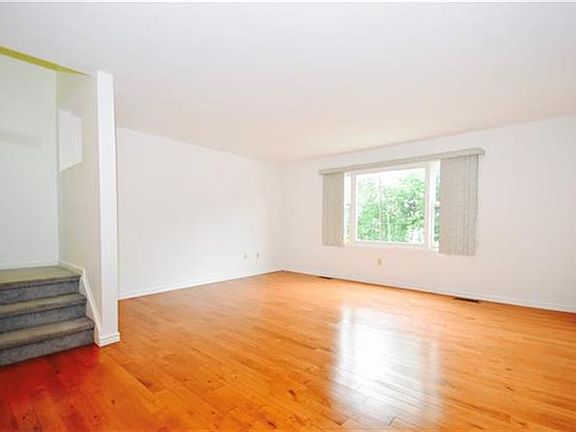 3rd image of 90 Foltim Way #90