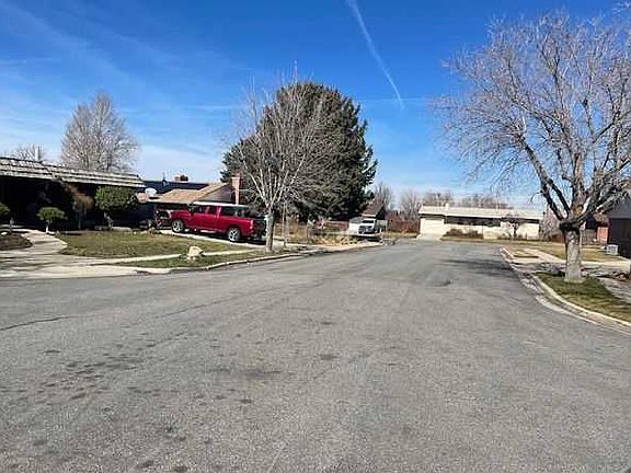 4th image of 500 Holly Dr