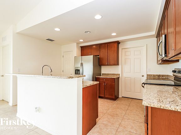 5th image of 928 NW 7th Pl