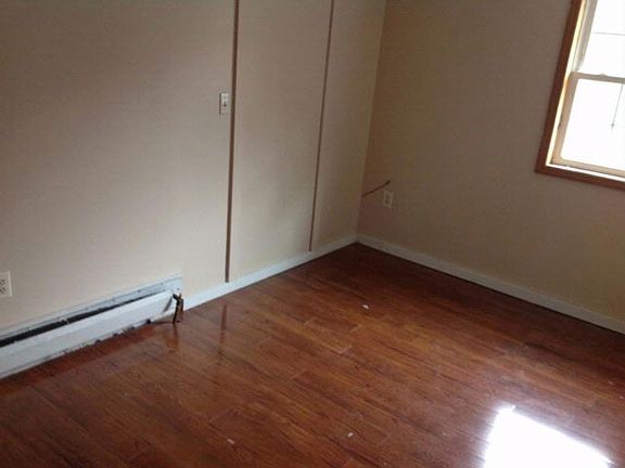 3rd image of 39 Hideaway Ln