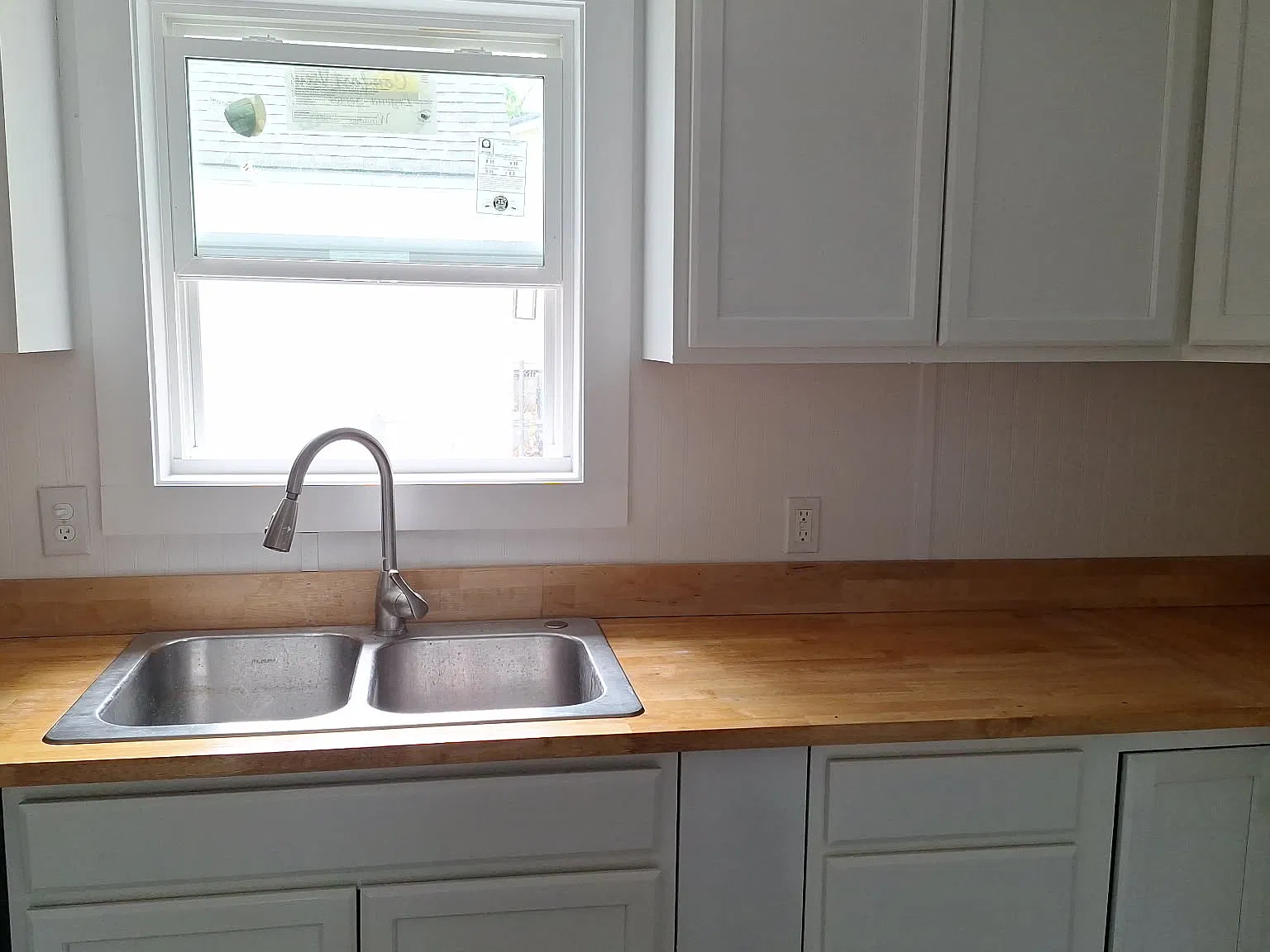5 bed, 4.5 bath, 4092 sqft, $2,300 — Photo 3