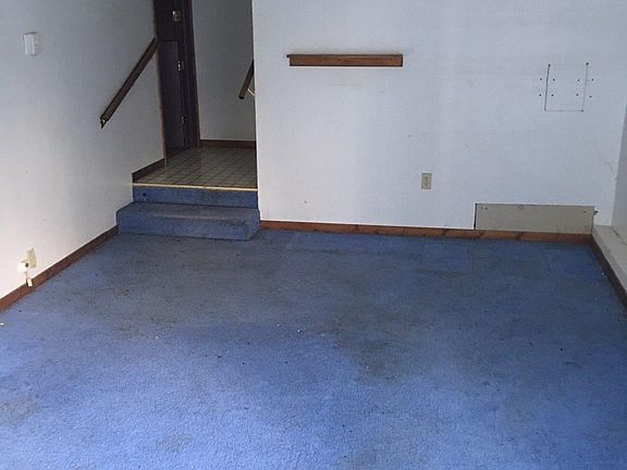 2nd image of 75 Country Ln