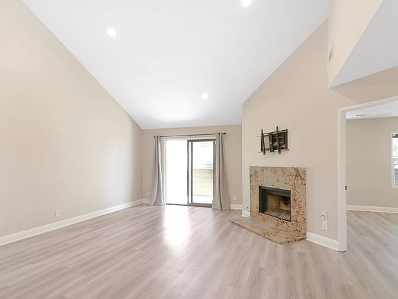 3rd image of 24368 Sage Ct