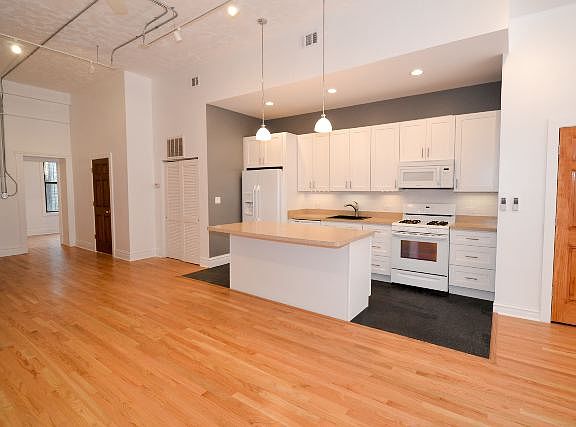 5th image of 3616 W Wrightwood Ave #1