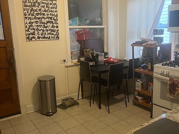 4th image of 2317 W Diversey Ave #2