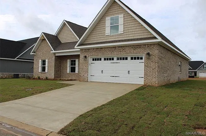 4 bed, 2300 sqft, $2,000 — Photo 2