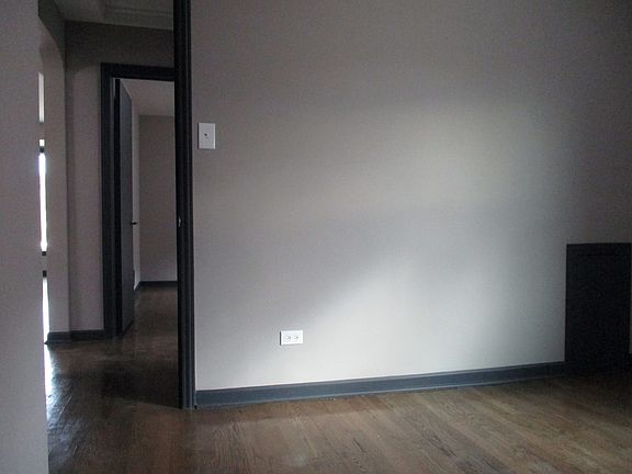 5th image of 14522 Emerald Ave