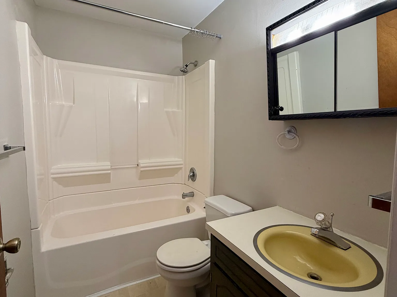 3 bed, 1.5 bath, 1500 sqft, $1,395 — Photo 3
