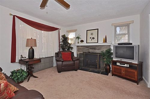 Living Room w/Fireplace