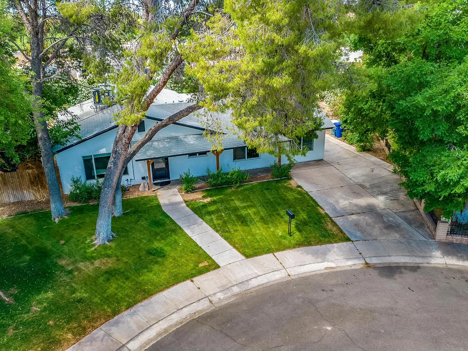 231 E Sesame Cir — Photo 1