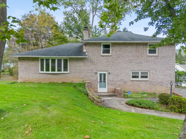 82 Terrace Dr, Binghamton, NY 13905