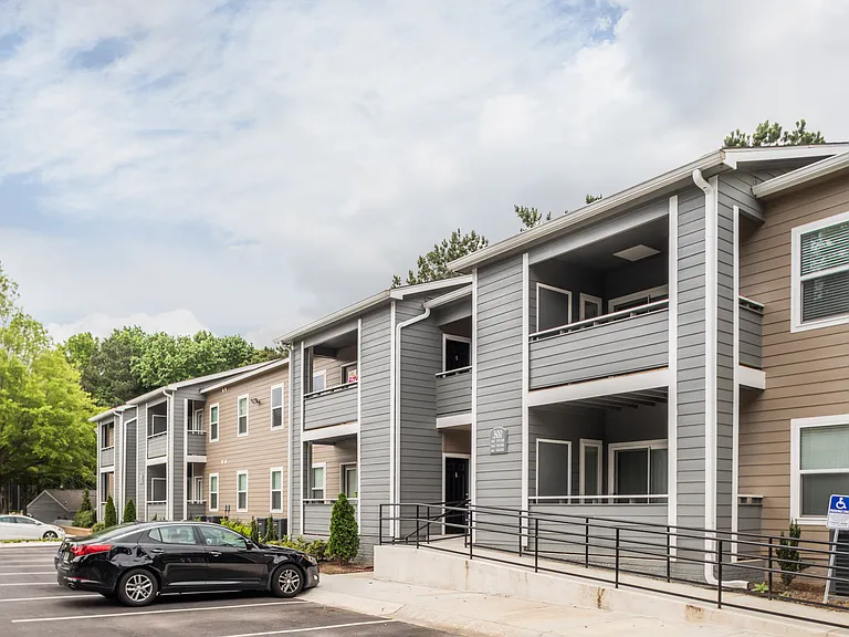 Crestmont Apartments — Photo 23