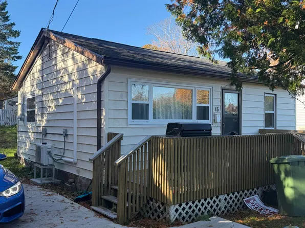 15 Holly Dr, Halifax, NS B3R 1Z7