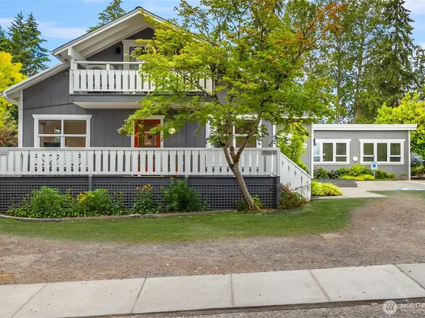 151 Finch Place SW, Bainbridge Island, WA 98110