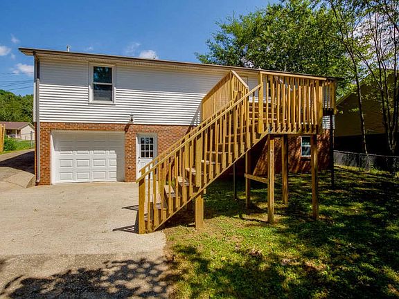 3rd image of 322 Southern Dr