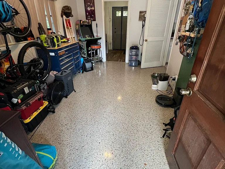1012 E Emma St — Photo 13
