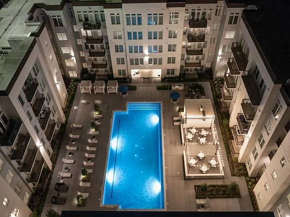 2nd image of 1317 N Post Oak Rd #512