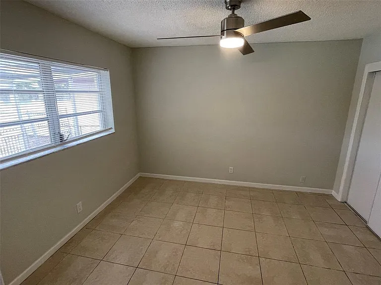 5420 SW 25th Ave — Photo 11